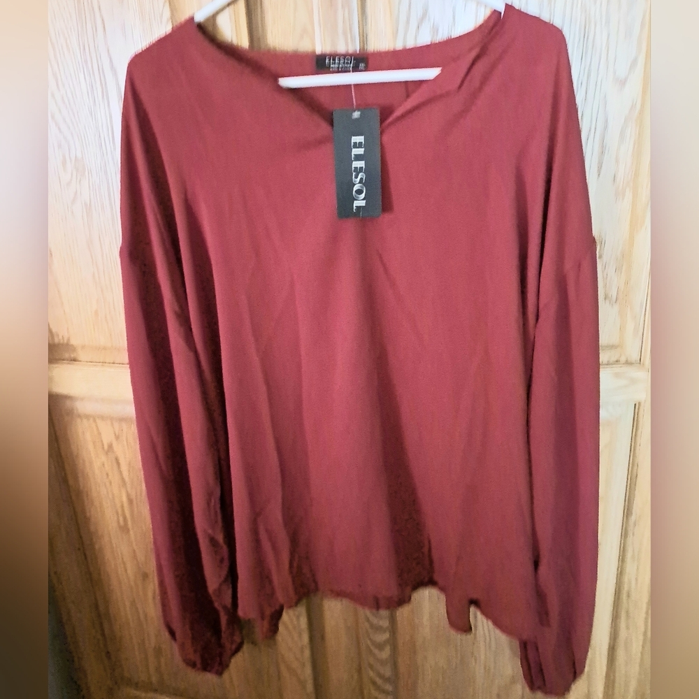 NWT Pretty blouse by Elesol size XXL Bust 50" length 27"